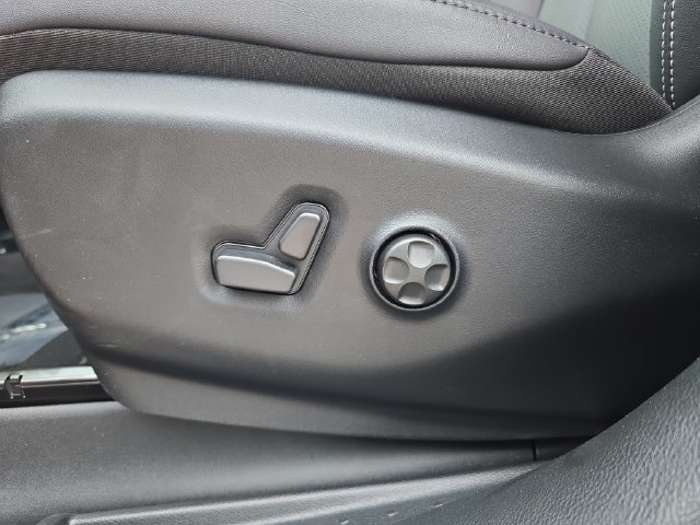 New 2027 Chrysler Pacifica Select FWD image 17