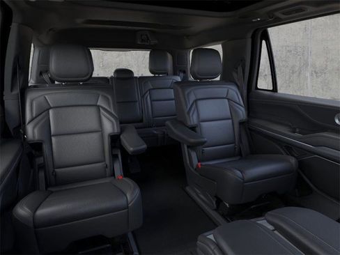New 2025 Lincoln Navigator Reserve w/ Jet Appearance Package image 11