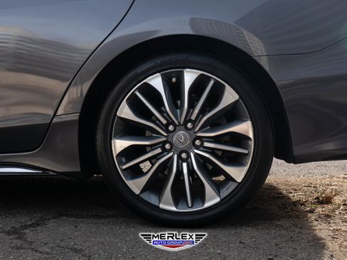 Used 2018 Acura RLX w/ Technology Package image 12