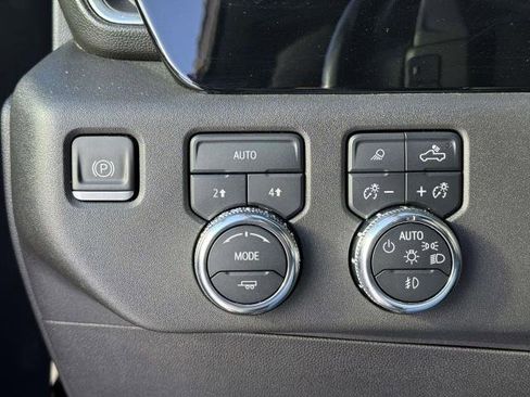 Used 2022 GMC Sierra 1500 SLT w/ SLT Convenience Package image 21