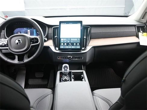 Certified 2025 Volvo XC90 B6 Core w/ Protection Package image 9