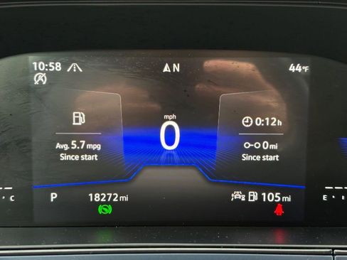 Used 2023 Volkswagen Taos SE w/ Panoramic Sunroof Package image 18