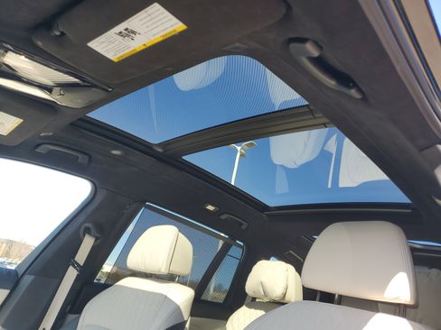 Certified 2023 BMW X7 xDrive40i w/ Executive Package image 8