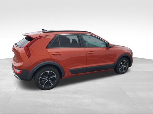 Used 2023 Kia Niro LX FWD image 6