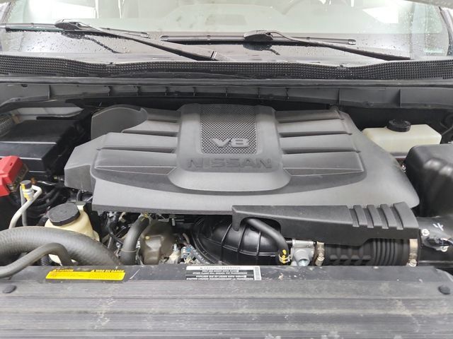 Used 2024 Nissan Titan PRO-4X w/ Pro-4x Convenience Package AWD/4WD image 17