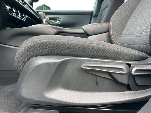 Certified 2026 Honda HR-V Sport image 24