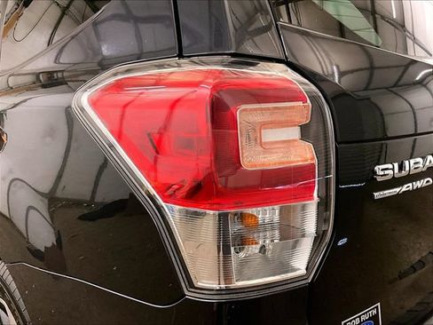Used 2018 Subaru Forester 2.5i Premium AWD/4WD image 28
