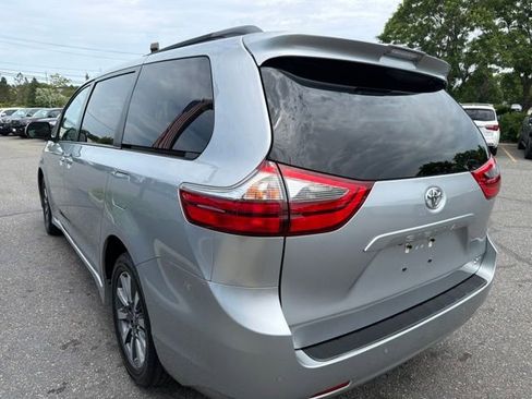 Certified 2020 Toyota Sienna XLE Premium AWD/4WD image 5