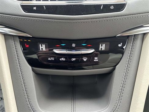 Certified 2022 Cadillac XT5 Premium Luxury image 44