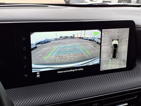 Used 2025 Nissan Kicks SR w/ Illumination Package image 5