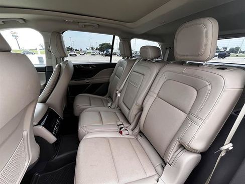 Used 2023 Lincoln Aviator Reserve RWD image 10