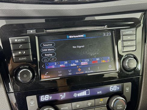 Used 2022 Nissan Rogue Sport SV w/ Technology Package image 15