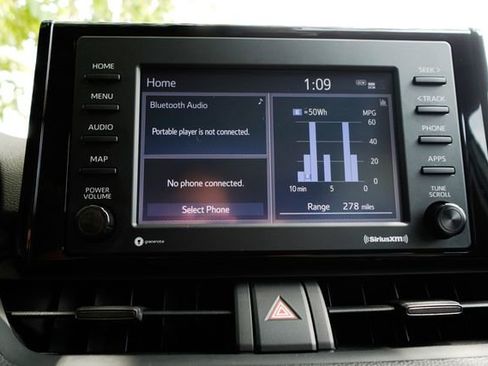Used 2022 Toyota RAV4 XLE image 17