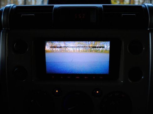 Used 2014 Toyota FJ Cruiser 4WD w/ Upgrade Package image 26