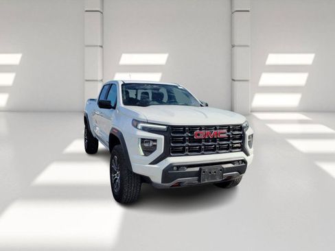 Used 2023 GMC Canyon AT4 w/ AT4 Premium Package AWD/4WD image 3