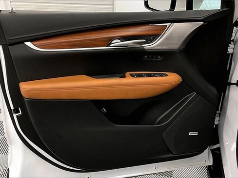Used 2023 Cadillac XT5 Premium Luxury image 19