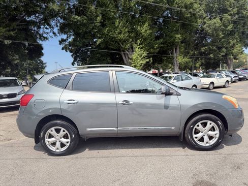 Used 2011 Nissan Rogue SV FWD image 4