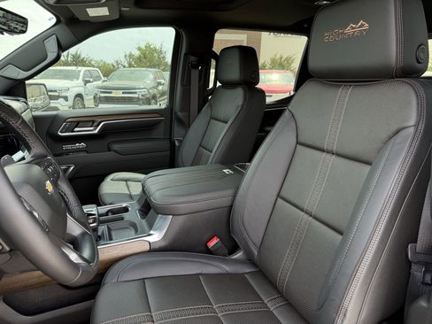 New 2026 Chevrolet Silverado 1500 High Country AWD/4WD image 19