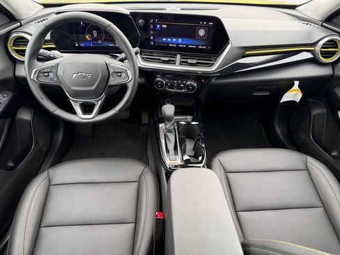 Used 2025 Chevrolet Trax ACTIV w/ Sunroof Package image 10