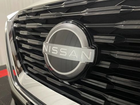 Used 2023 Nissan Rogue S FWD image 7