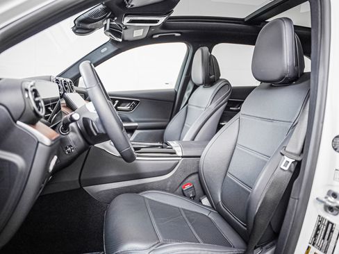 Certified 2026 Mercedes-Benz GLC 300 image 8