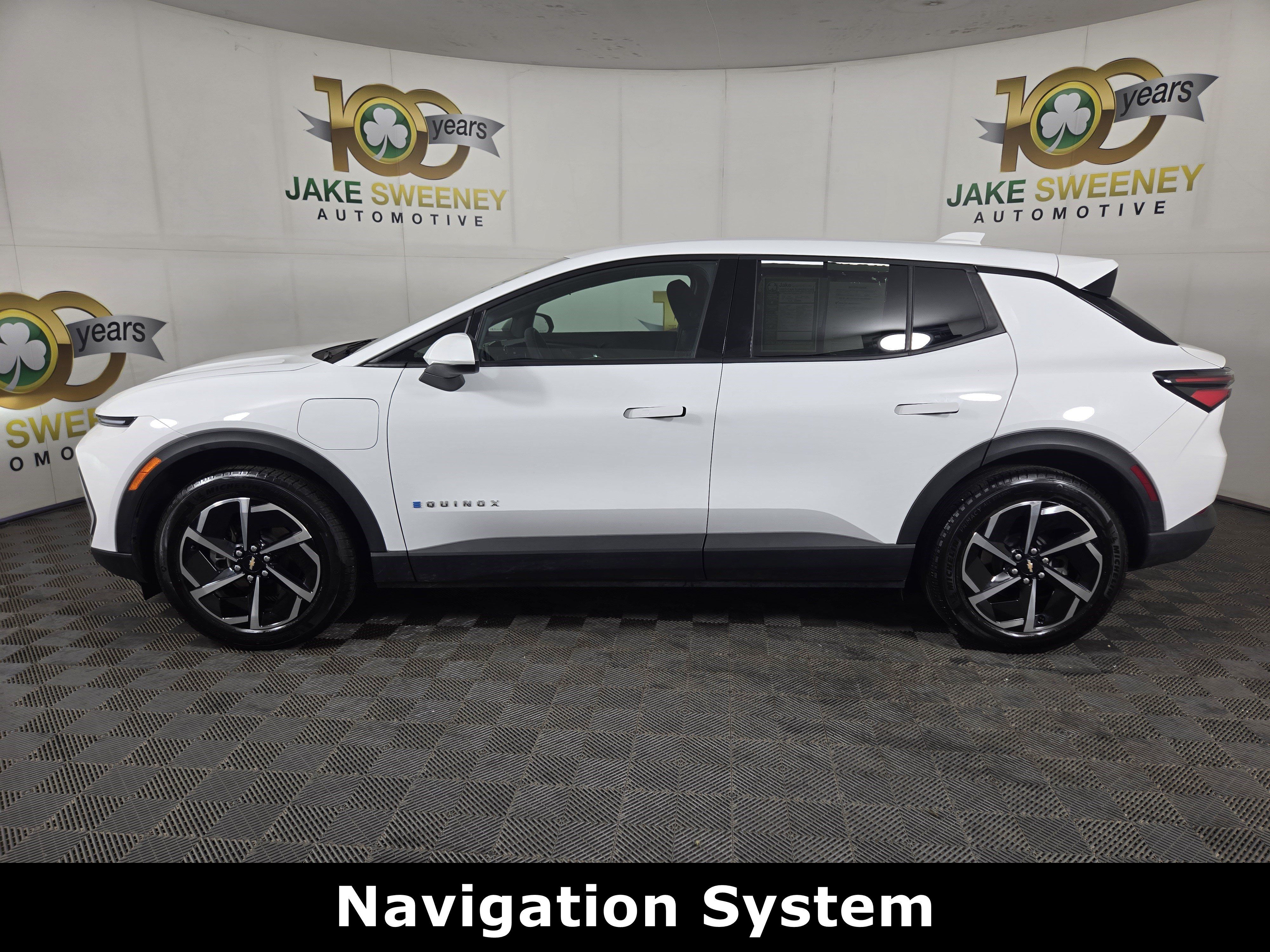 Certified 2025 Chevrolet Equinox EV LT FWD image 4