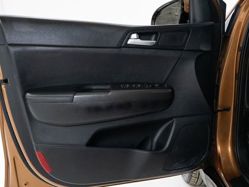 Used 2020 Kia Sportage S w/ S Sunroof Package image 7