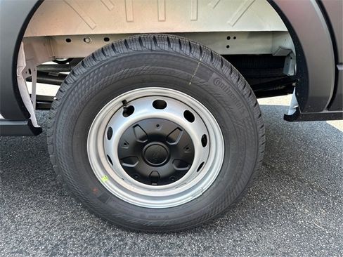 New 2025 Ford Transit 250 148 Medium Roof image 14