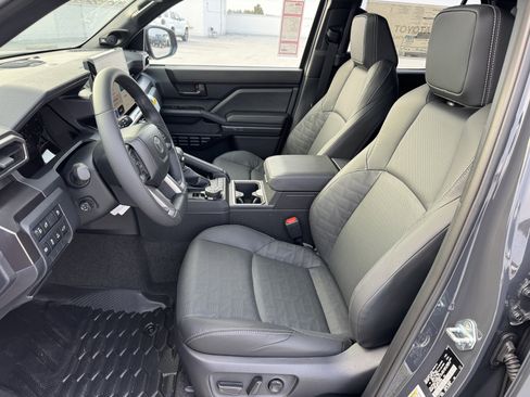 New 2026 Toyota 4Runner TRD Off-Road Premium AWD/4WD image 2