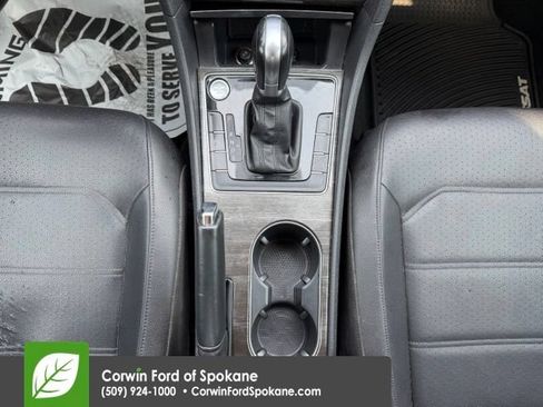 Used 2017 Volkswagen Passat 1.8T SE FWD image 30