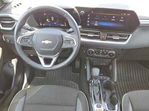 Used 2024 Chevrolet TrailBlazer LT w/ Convenience Package FWD image 23