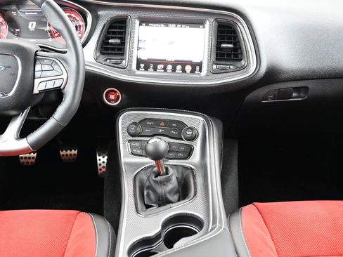 Used 2016 Dodge Challenger SRT Hellcat image 31