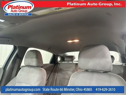 Used 2022 Chevrolet Malibu LT FWD image 25