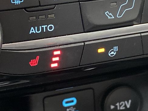 Used 2022 Ford Escape SE w/ Cold Weather Package image 25