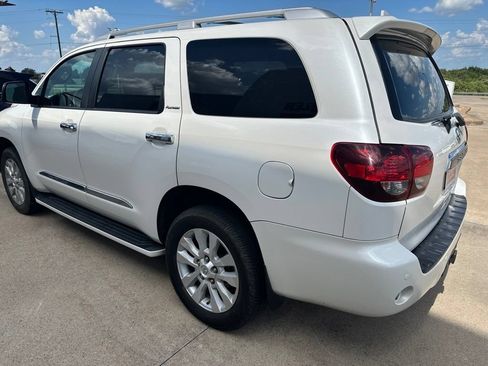 Used 2018 Toyota Sequoia Platinum RWD image 5