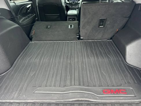 Used 2023 GMC Terrain SLT AWD/4WD image 15