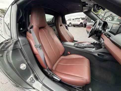 Used 2018 MAZDA MX-5 Miata RF Grand Touring RWD image 10