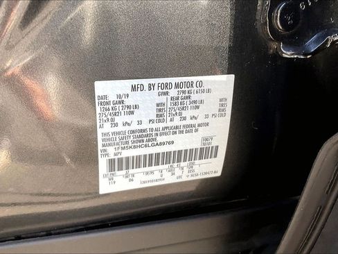 Certified 2020 Ford Explorer Platinum w/ Premium Technology Package image 32