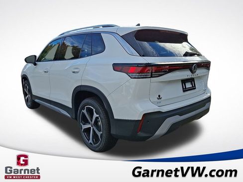 New 2025 Volkswagen Tiguan SE image 3