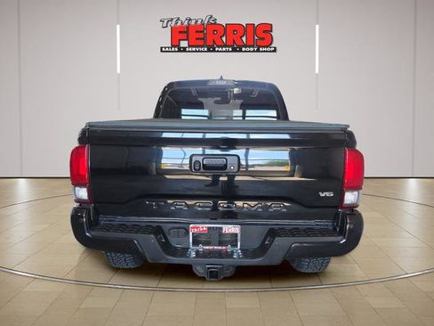 Used 2018 Toyota Tacoma TRD Sport w/ TRD Premium Sport Package AWD/4WD image 6