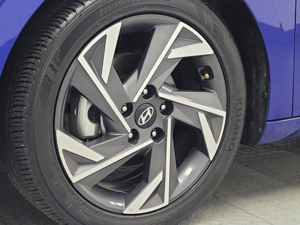 Used 2025 Hyundai Elantra Sport FWD image 31