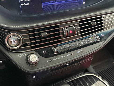 Used 2018 Lexus LS 500 w/ Accessory Package (Z2) image 34