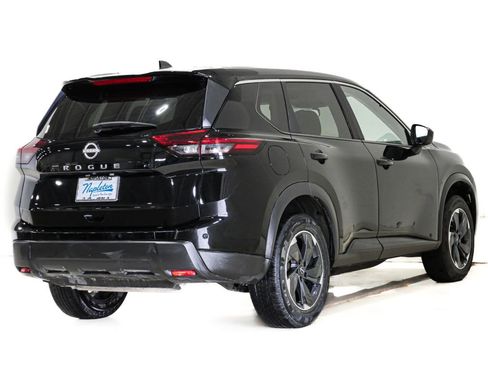 Used 2025 Nissan Rogue SV image 6
