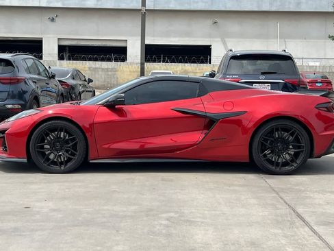 Used 2024 Chevrolet Corvette Z06 RWD image 4