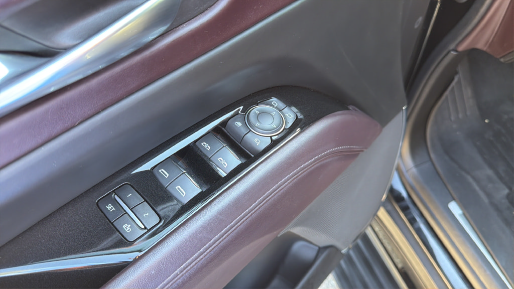 Used 2023 Cadillac Escalade Sport Platinum AWD/4WD image 9