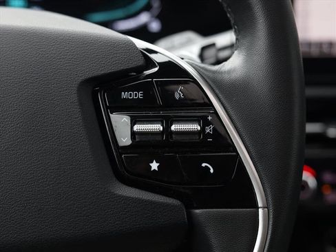 Used 2024 Kia Niro EX Touring image 14