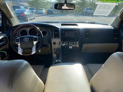 Used 2016 Toyota Sequoia Platinum image 17