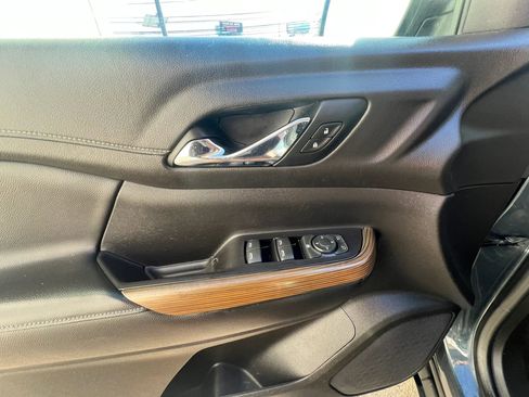 Used 2019 GMC Acadia SLE AWD/4WD image 13