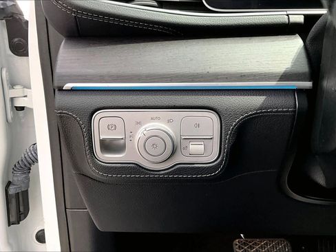 Used 2022 Mercedes-Benz GLE 450 4MATIC image 33