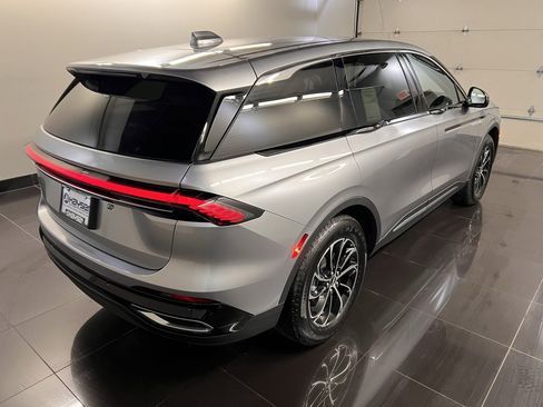 New 2026 Lincoln Nautilus Premier image 6